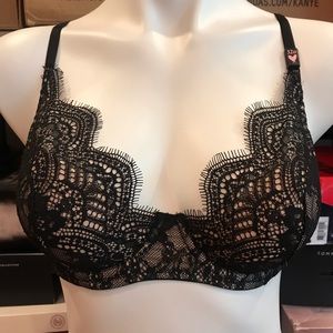 VS DREAM ANGELS LACE LINED DEMI 32D